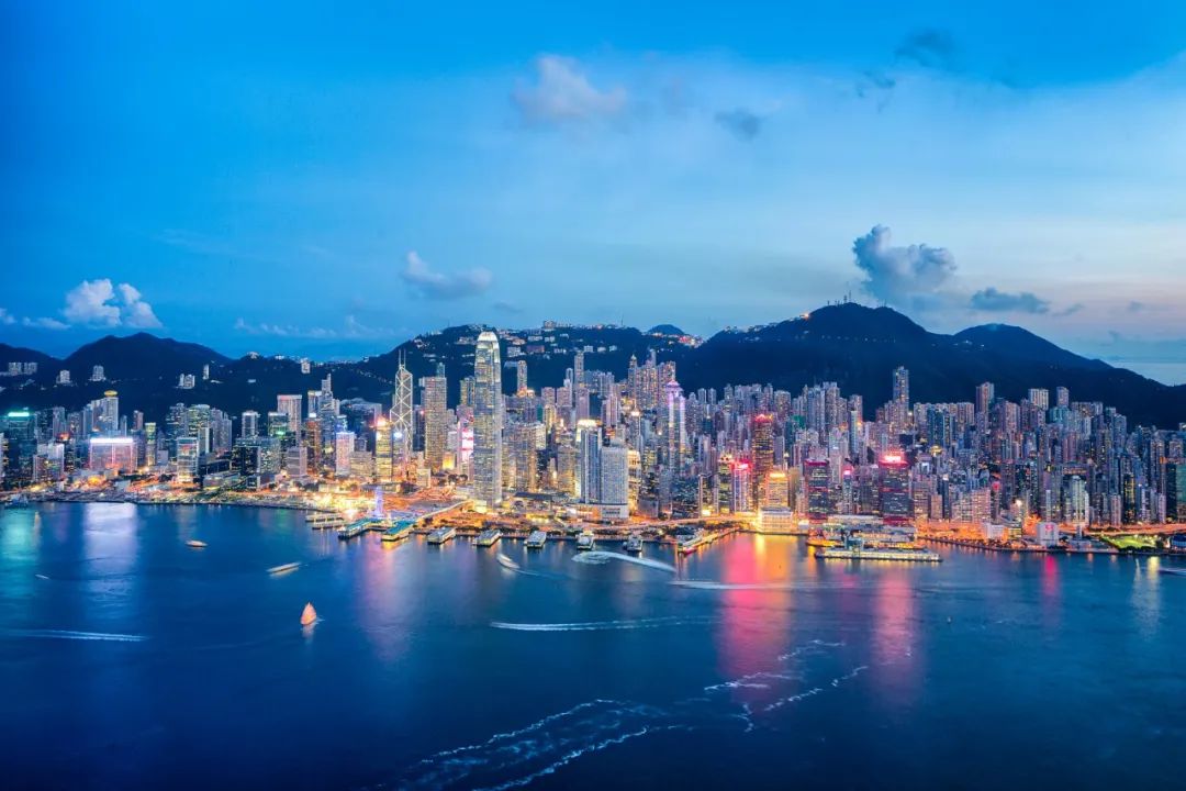 港澳通行证如何续签最新,港澳通行证是无限续签的怎么办理