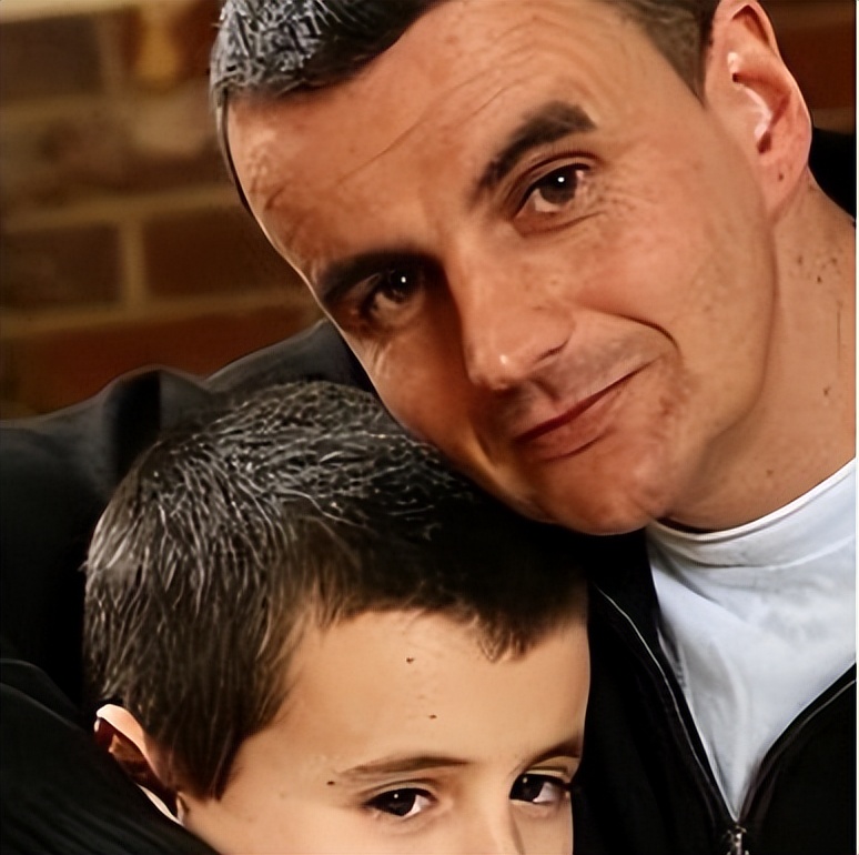 13岁的英国少年喜当爹,英国13岁男孩当爸爸结局