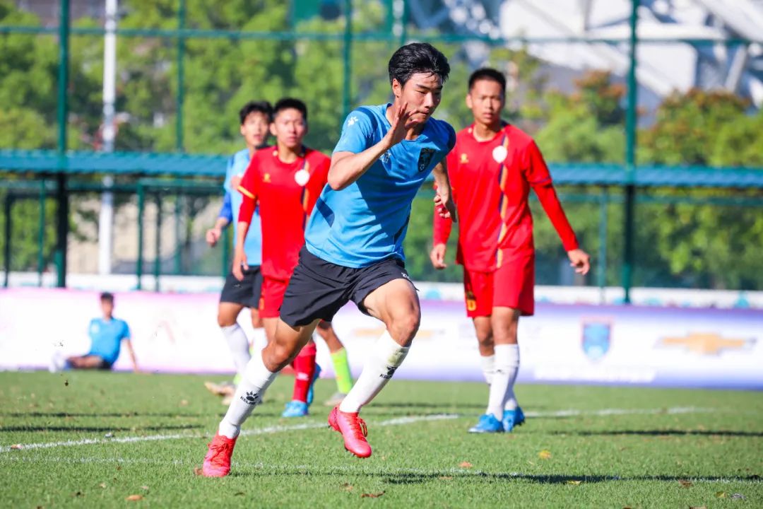 足球比赛再接再厉,越努力越幸运足球比赛