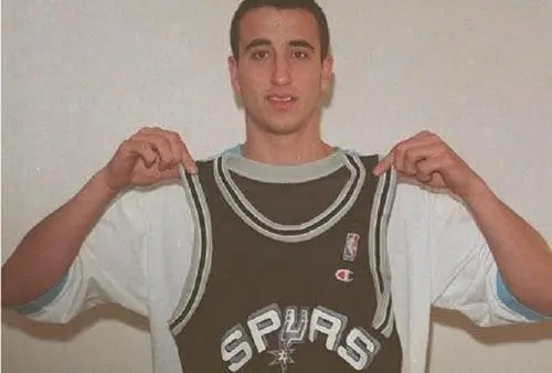 04nba总决赛吉诺比利,03年nba总决赛吉诺比利