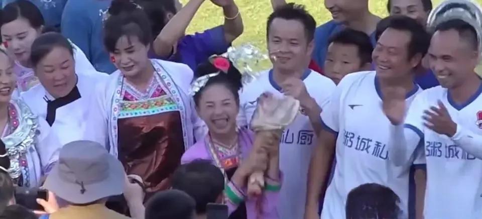 贵州村超再现名场面网红,贵州村超现场有多火爆