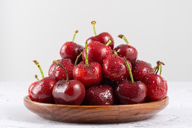 人到老年，别把老本攥得太紧，我每月给儿子2千6，有吃有喝享福了