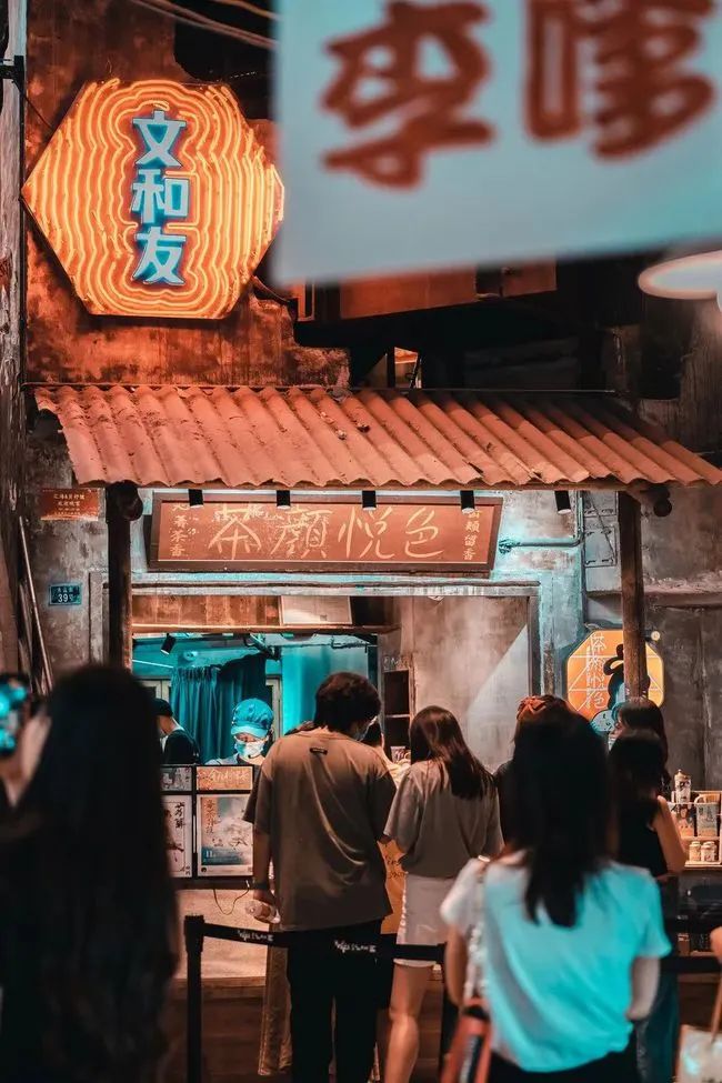 人头费一天1万，网红店搞钱的路子太tm野了...