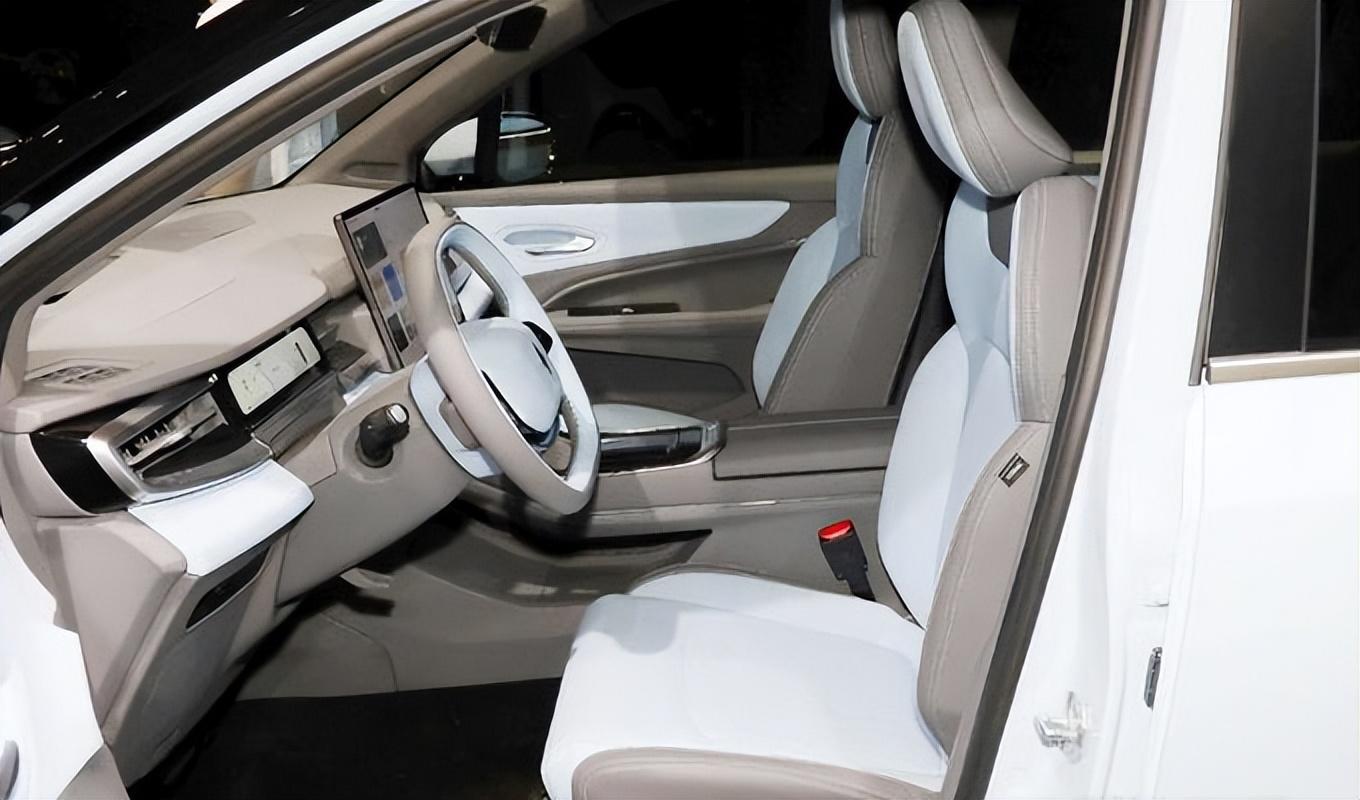 吉利宋plus上市,吉利宋plus混动