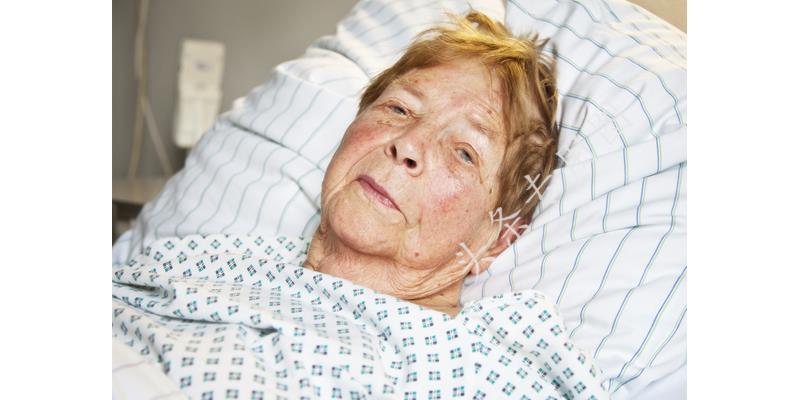 无意发现婆婆出轨了怎么办,发现婆婆出轨我可以告诉我娘家吗