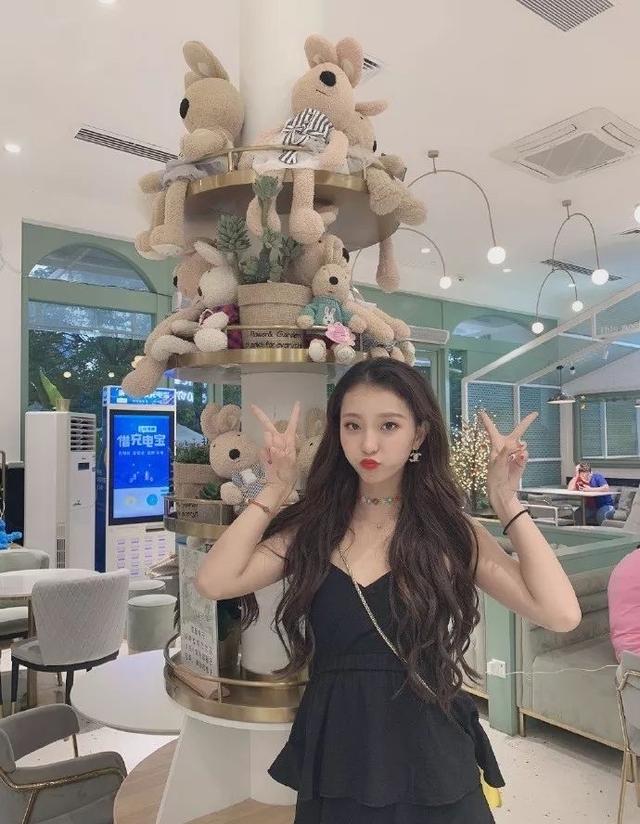 宋小粤和黄逸辉,cba啦啦队黄逸辉vs宋小粤