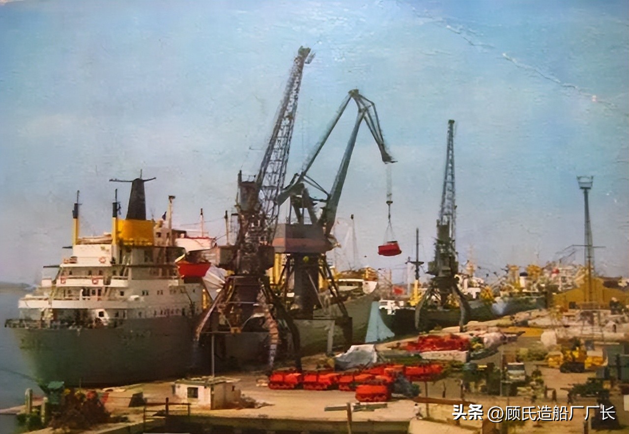 国产nd5型内燃机车,老美nd5内燃机车驾驶室