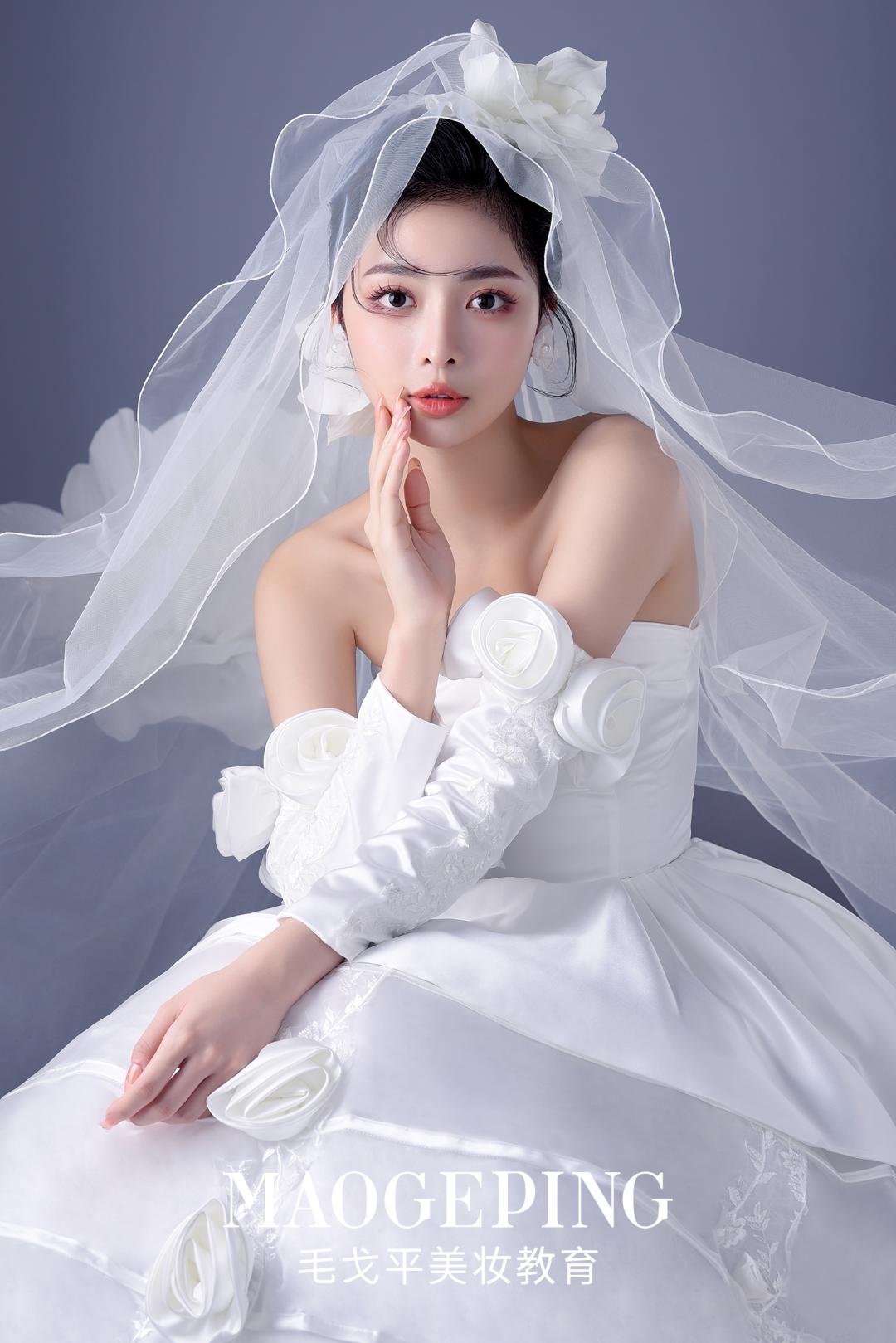 上海毛戈平化妆培训学校,毛戈平学校学几个月比较好