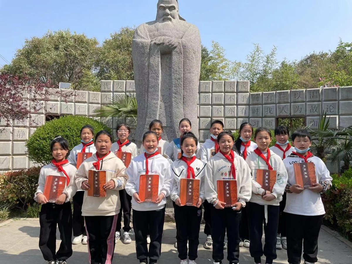 璇佃缁忓吀璇楁枃浼犳壙涓崕鏂囧寲濂崇敓,璇佃缁忓吀璇楁枃浼犳壙涓崕鏂囧寲鍙e彿