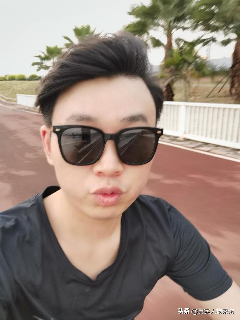 我25岁被外派到塞拉利昂，这里女多男少，一夫多妻，女人地位很低