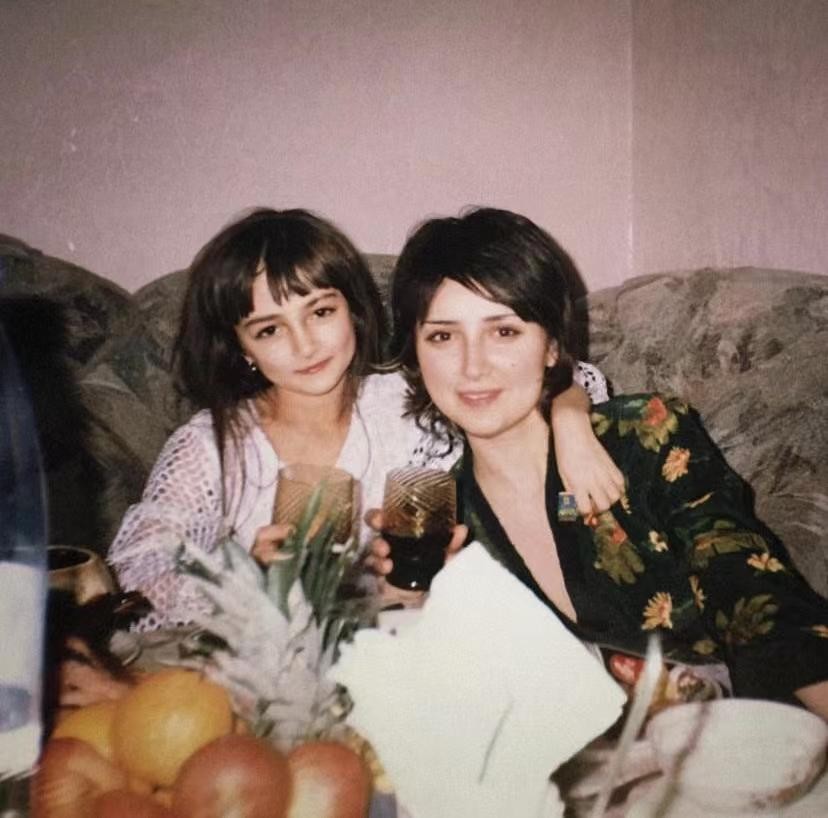 中国小伙娶乌克兰基辅媳妇,中国男足娶外国老婆