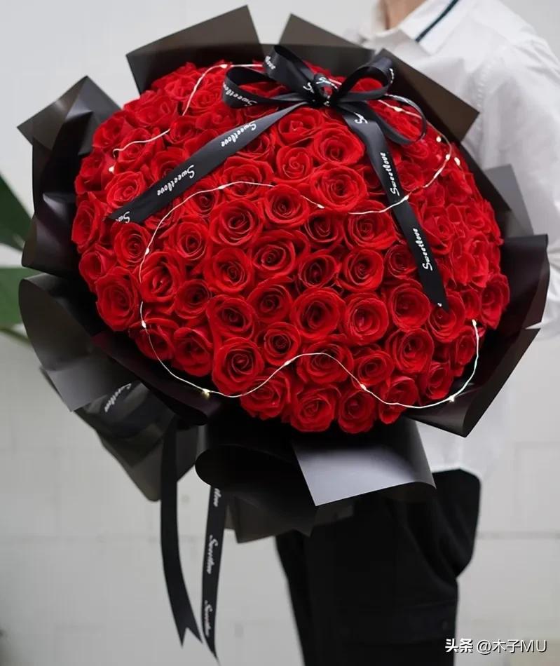情人节玫瑰花99朵大图片,情人节男生送给女生99朵玫瑰花