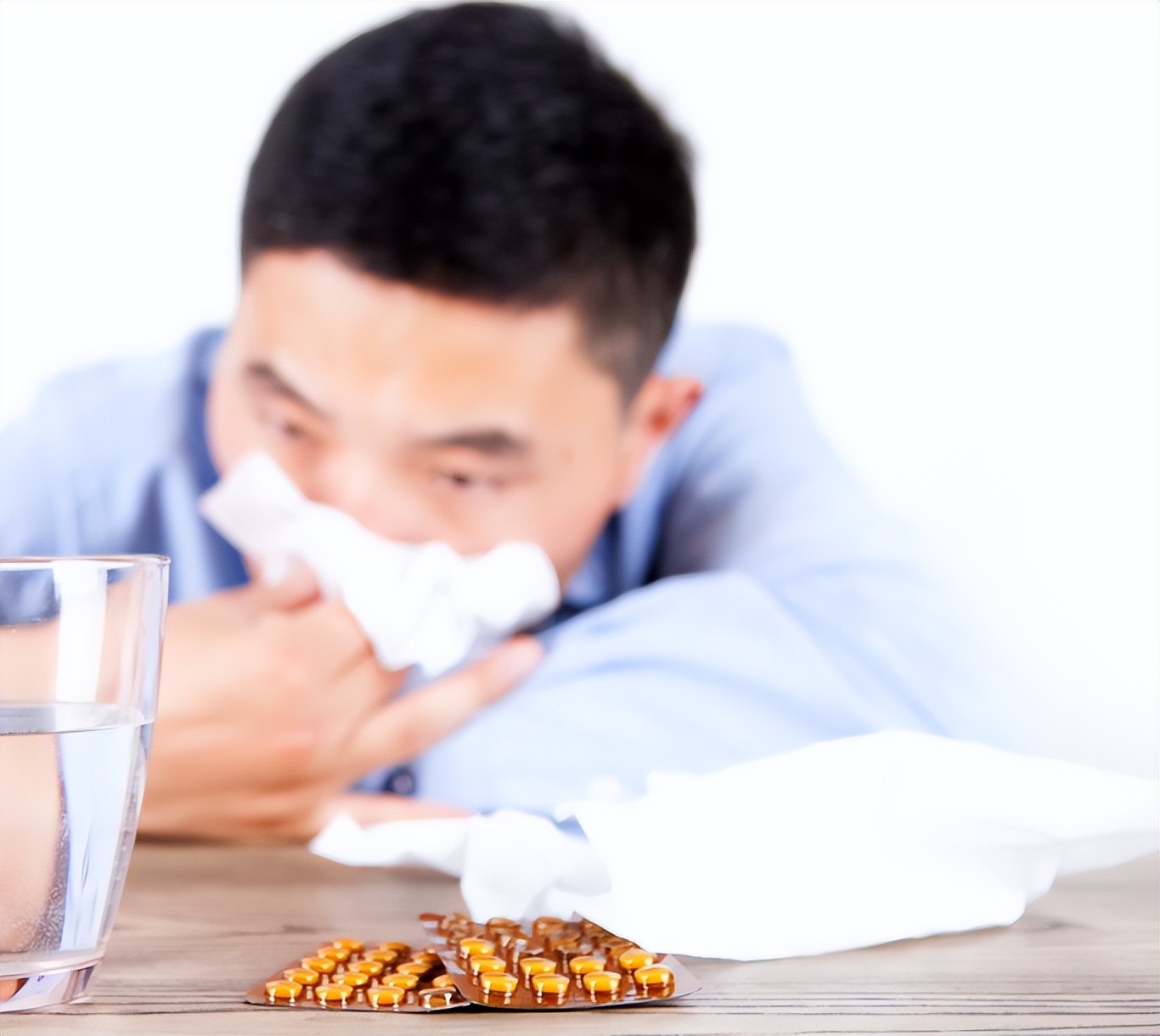 阿莫西林不是消炎药?提醒:真正的消炎药只有2种,别吃错了