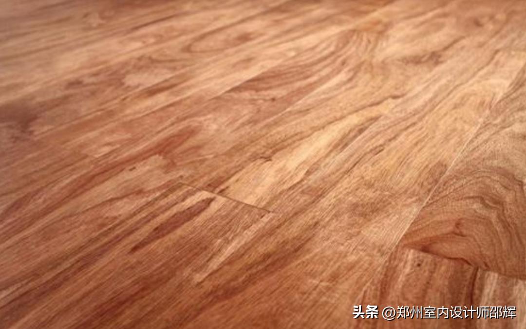 木地板起翘用什么胶固定,装修木地板拱起的原因和处理