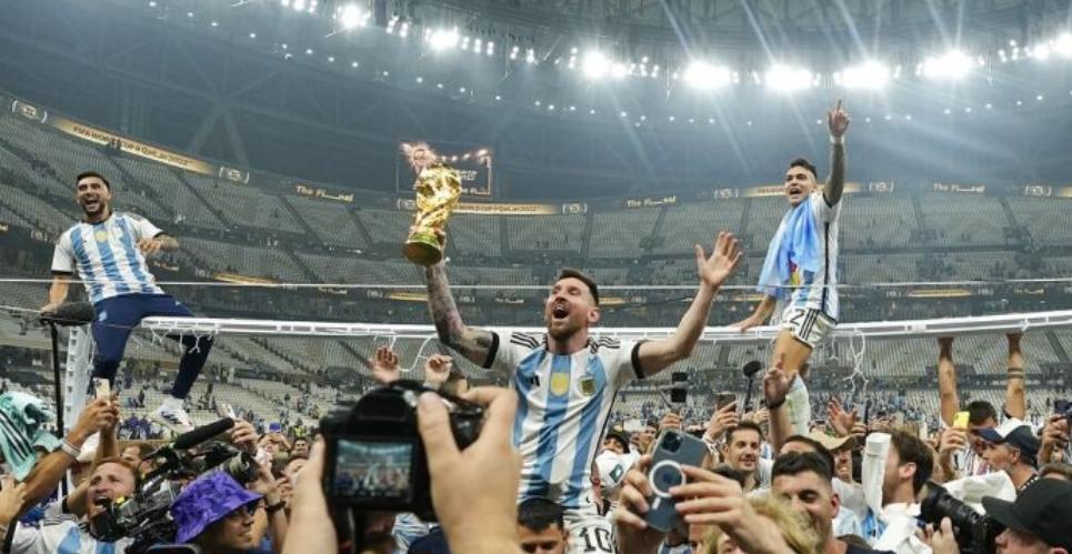 梅西c罗和贝利谁的历史地位更高,2018年世界足坛重大事件全回顾