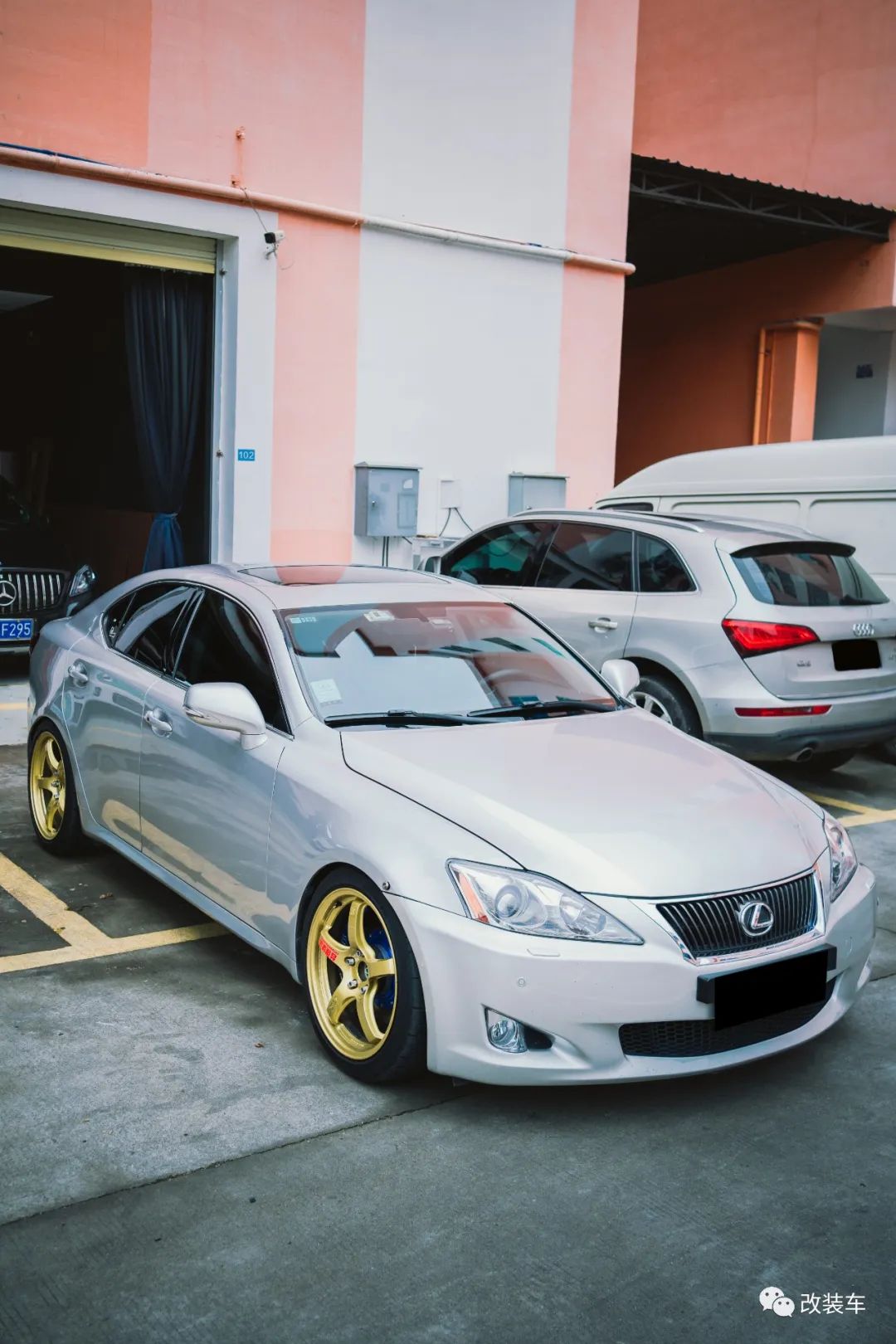 3.5V6+后驱的雷克萨斯IS300，雷车也能玩出烂仔范