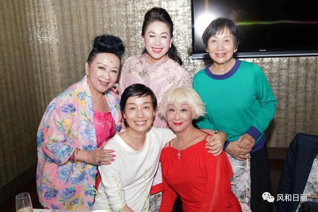 《家族荣耀》她仅仅是豪门工具人，生活中她才是霸气富婆