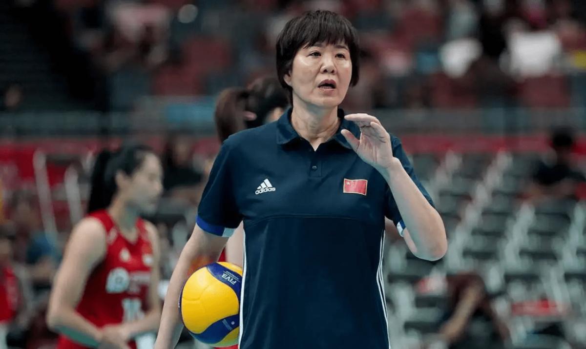 现实中的郎平和夺冠中的郎平,郎平为什么被称为传奇人物