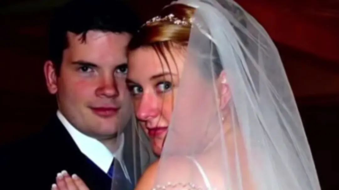 加拿大青年网恋美艳女郎神秘失踪,竟落入恐怖片导演的圈套