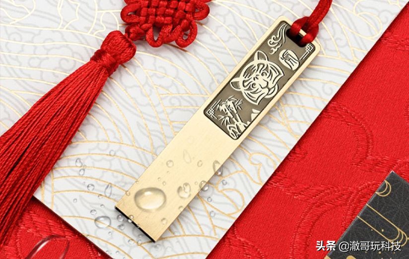 新年不知道给数码控送什么？没有比这些虎年主题配件更实用的了