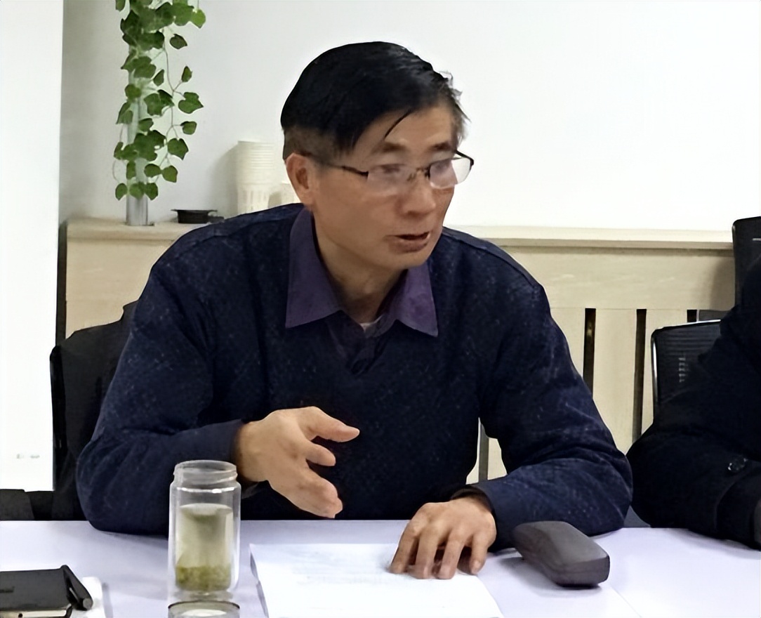 败类王学成，1983年驾驶歼5战机叛逃台湾，邓丽君亲自接风洗尘