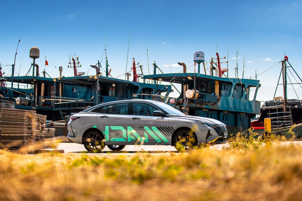 全新奕炫马赫版轿跑正式上线了,全新奕炫马赫版1.5t