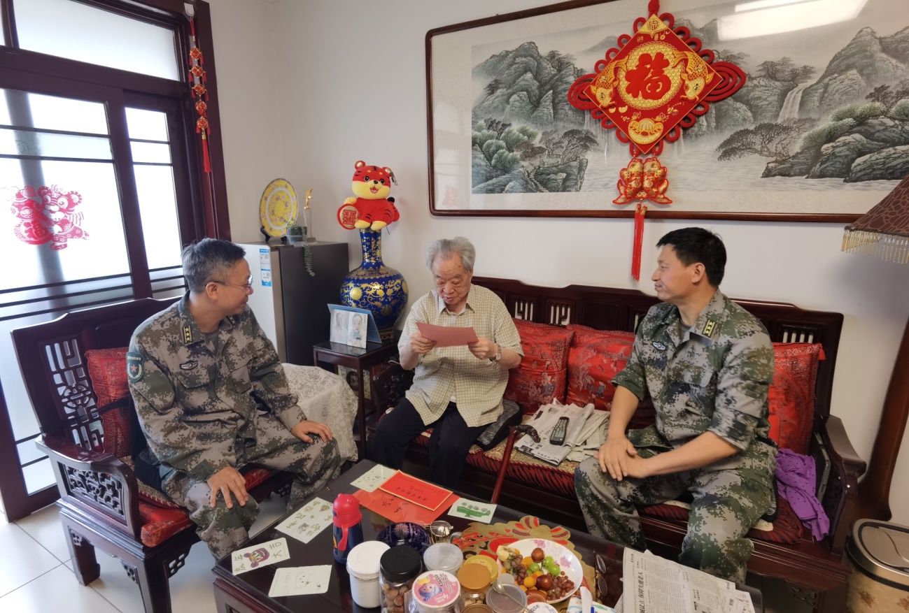 致敬革命老兵赓续红色血脉——河北省军区石家庄一所组织“八一”走访慰问老干部活动