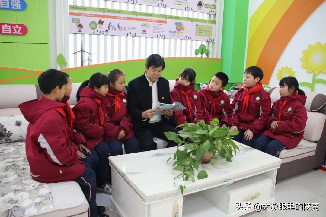 校长师德标兵事迹,丹凤县优秀教师展播