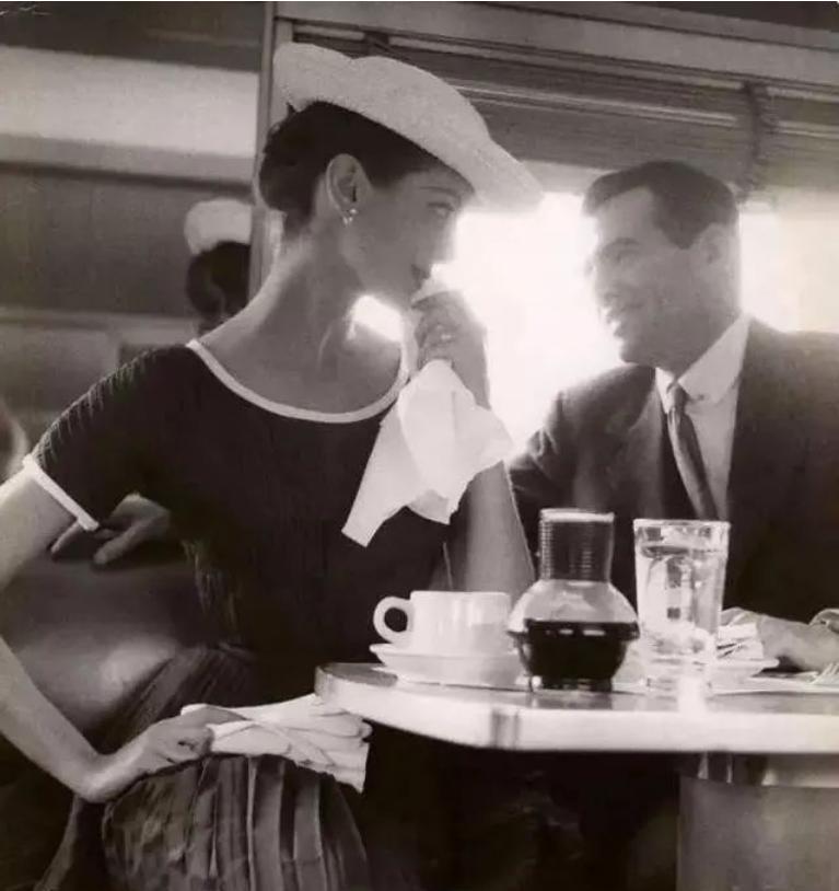 名模卡门的短发照,名模卡门年轻照片