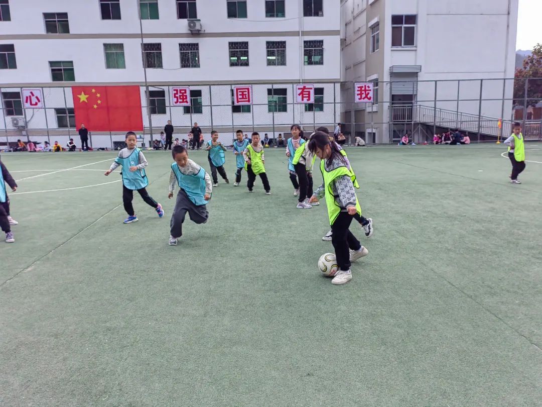 约一场足球赛吧!火烧店首个7人制足球场已建成投用，位置就在