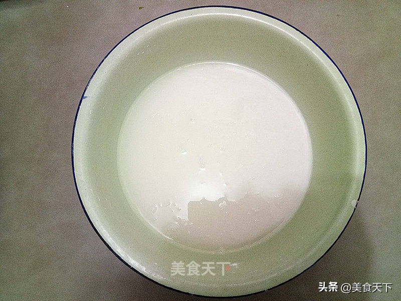 外面卖的凉皮是什么做的,外面买的凉皮还要煮吗