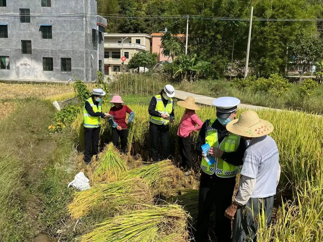 江源交警春季交通安全宣传进农村,农村道路交通安全宣传广播