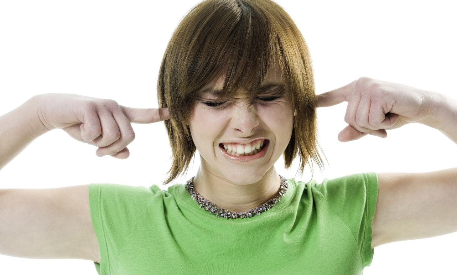 耳朵痒一掏就流水有臭味用什么药,耳朵老是痒天天都要掏怎么回事