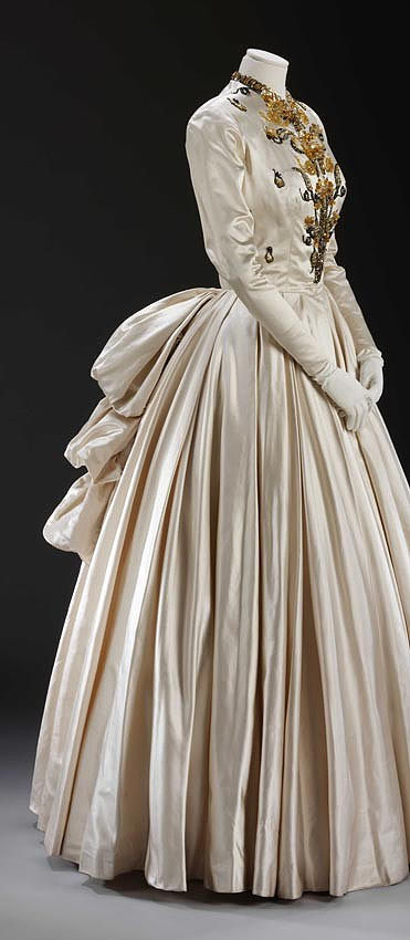 英国16世纪贵族女性衣服的文化,18世纪末期英国服饰