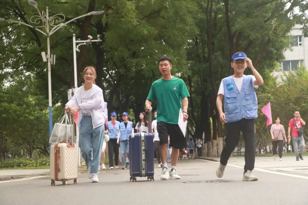 新鲜满格！首医迎来2023级小萌新们