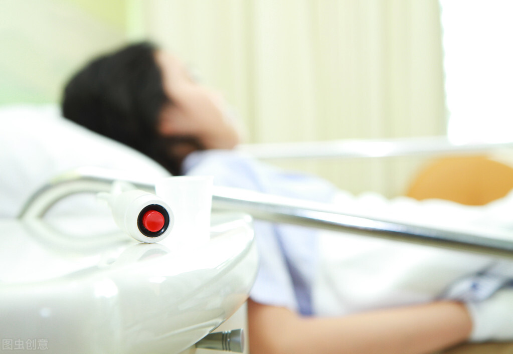 年轻女子患重病竟在医院抢救三年,16岁女孩患病抢救无救去世