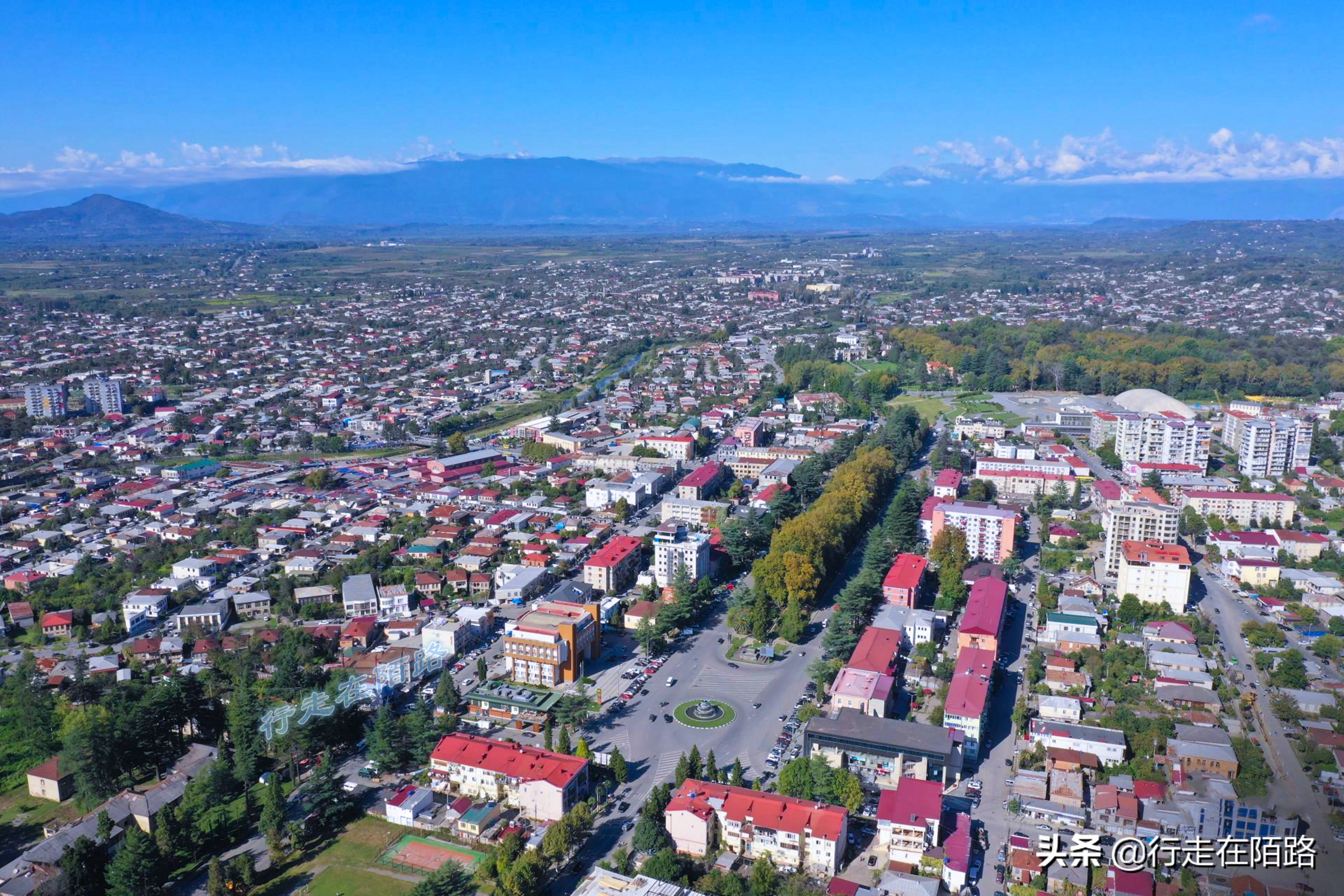 环游黑海第一个难关：海关盘查六个小时，靠一句话成功入境