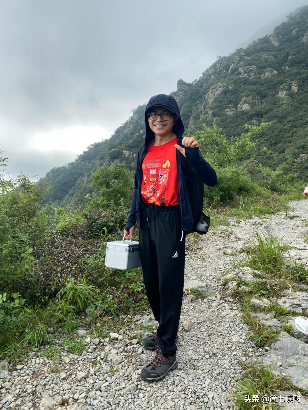 90后斜杠的副业超过了主业,90后小伙副业讲解