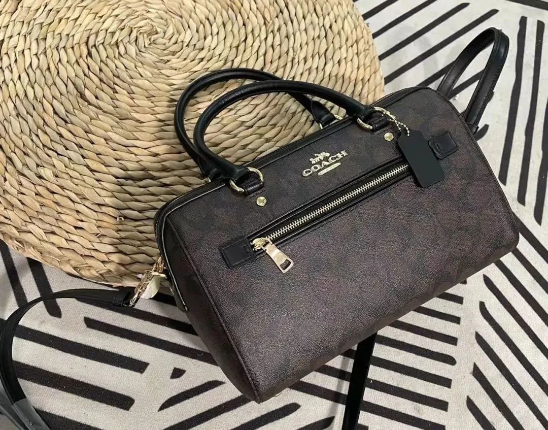 coach经典水桶包大号好还是小号好,coach经典水桶包