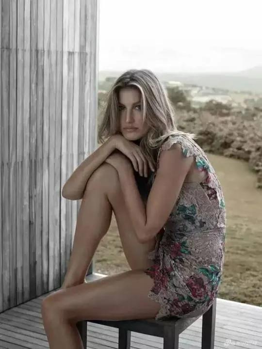 巴西超模吉赛尔邦辰走秀视频,巴西超模吉赛尔邦辰