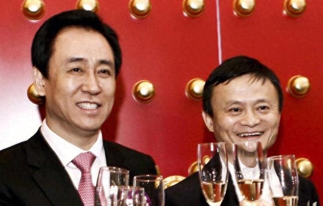 许家印歌舞团曝光：翘臀大胸，奢华考核五星住宿