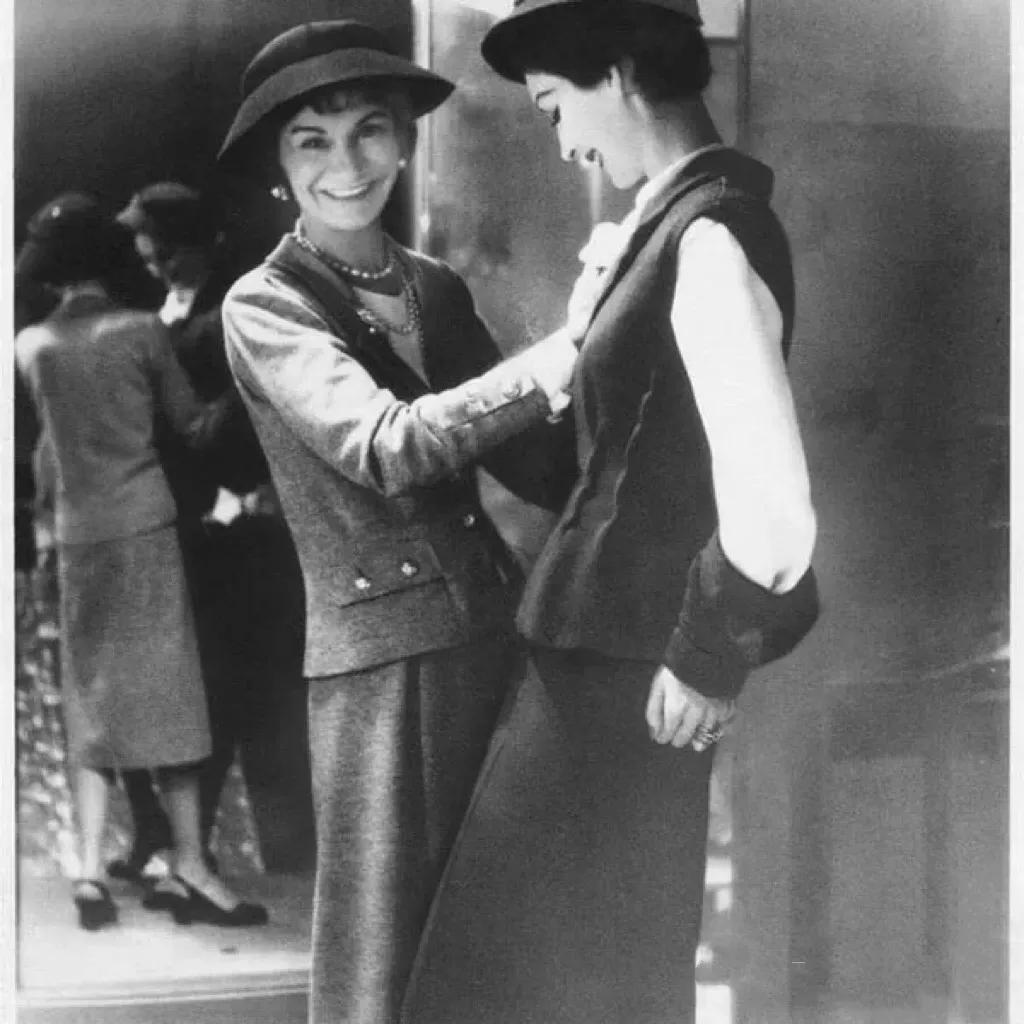 香奈儿斜纹软呢介绍 (香奈儿羊毛斜纹软呢)