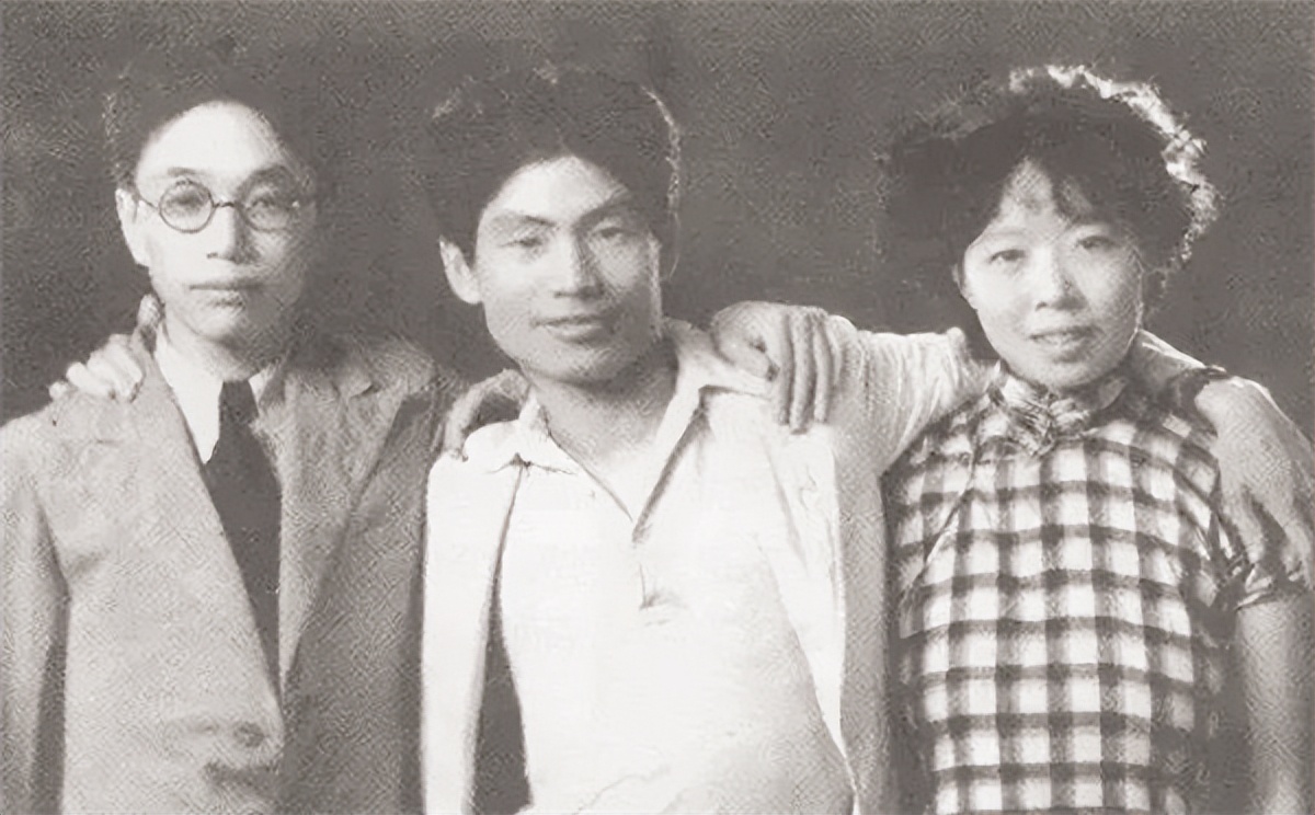 结婚10日萧军就变心，此后50年视妻如空气，妻子晚年竟说：不后悔