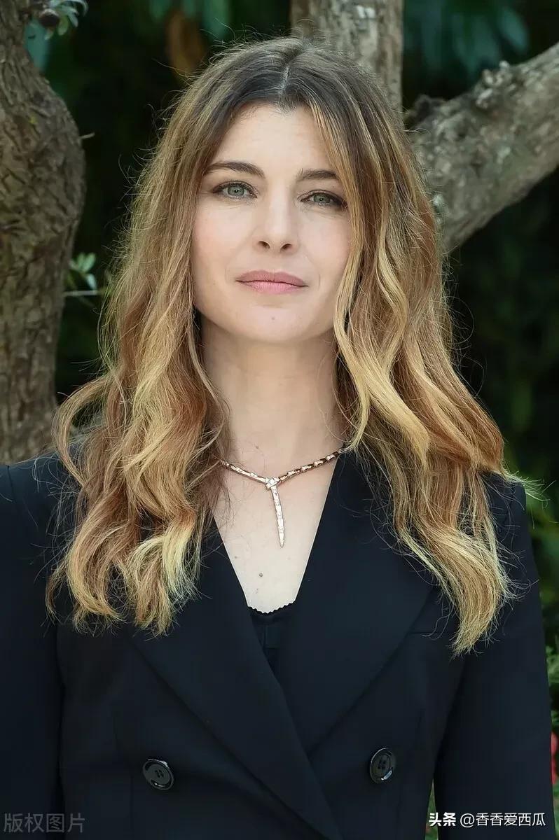 意大利女神维多利亚·普契尼风情万种