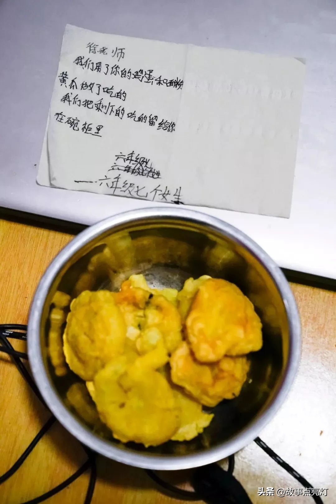 一个胖子教足球，80个女孩走出了大山