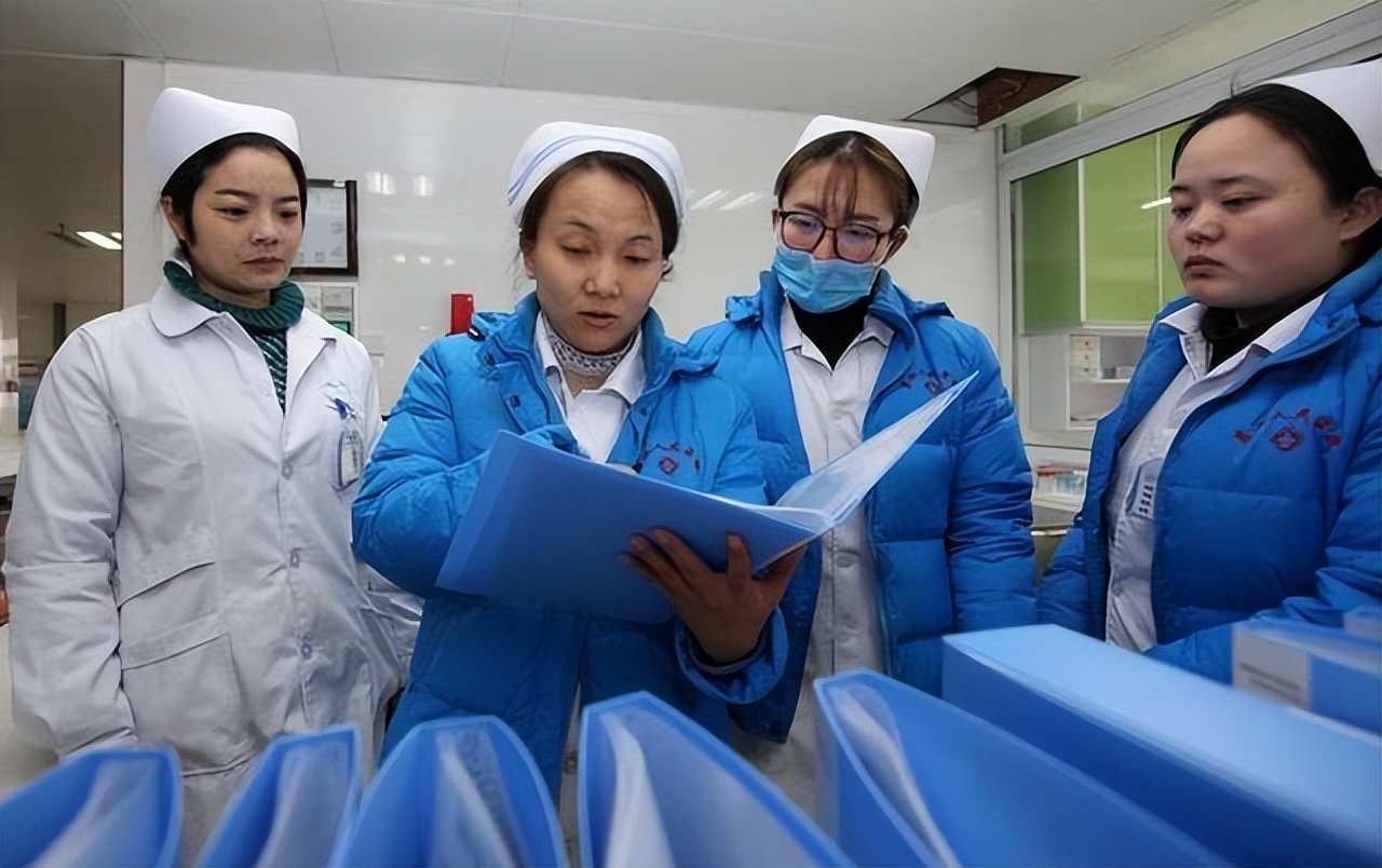 女护士处理男患者隐私部位，会感觉尴尬吗？过来人说出实情