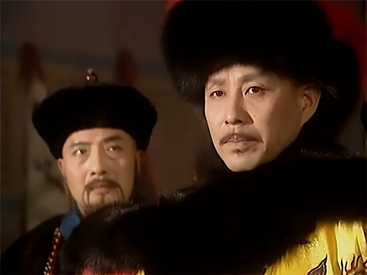康熙晚年，为啥后悔擒拿鳌拜，不但亲自为他平反，还称鳌拜是忠臣