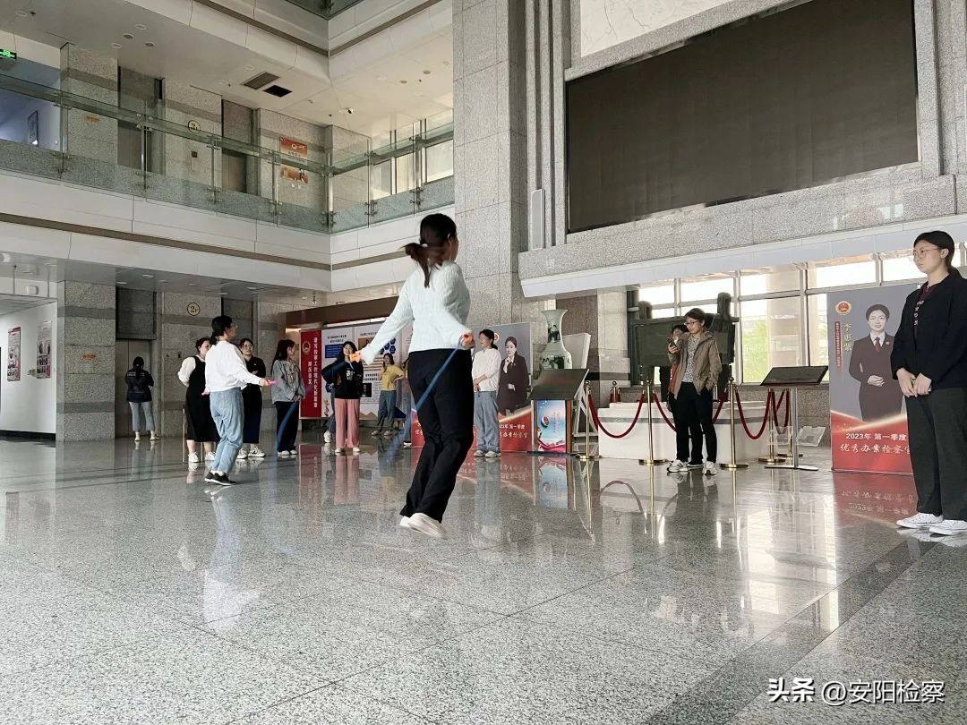 跳出健康舞出美丽,跳出健康舞出快乐和自信