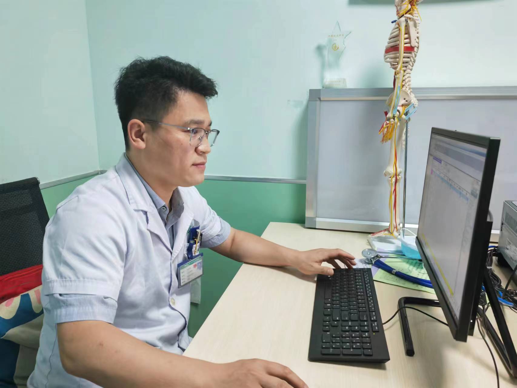 刘海军中医推拿正骨,刘海军大夫