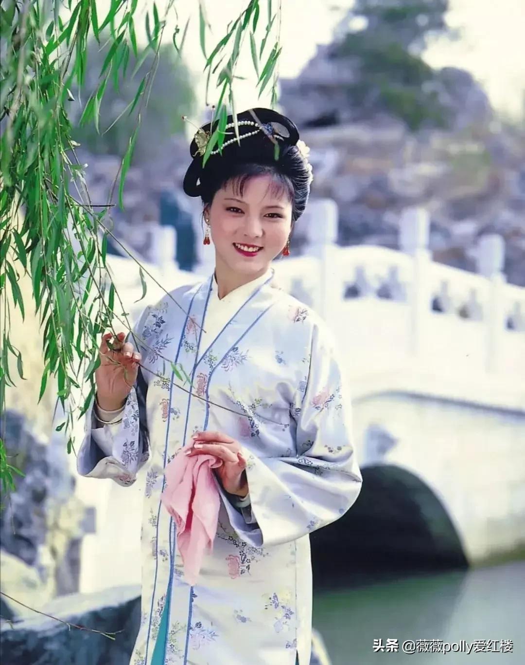 李嬷嬷为什么敢欺负袭人,李嬷嬷两次为难袭人袭人什么反应